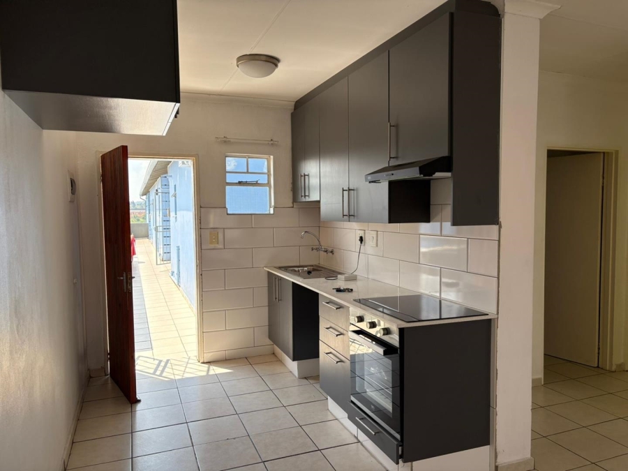 To Let 2 Bedroom Property for Rent in Florida Gauteng