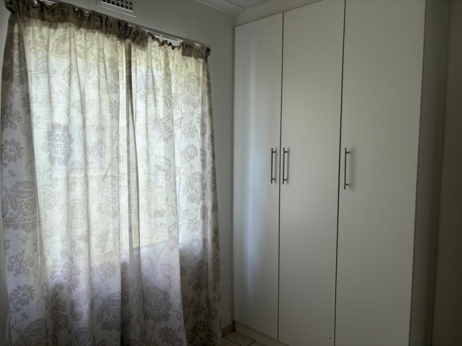 To Let 2 Bedroom Property for Rent in Florida Gauteng