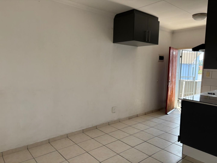 To Let 2 Bedroom Property for Rent in Florida Gauteng