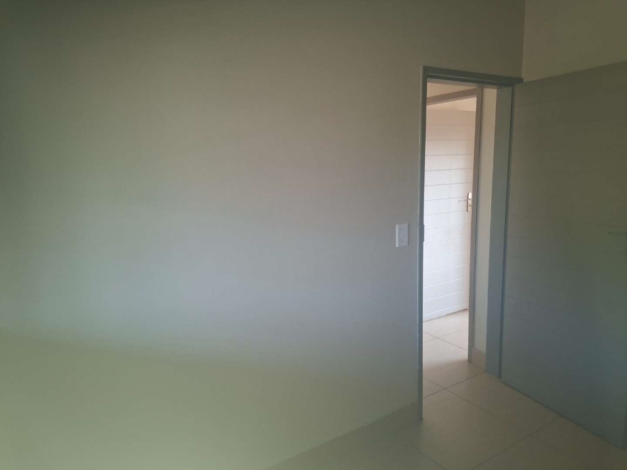 To Let 2 Bedroom Property for Rent in Moregloed Gauteng