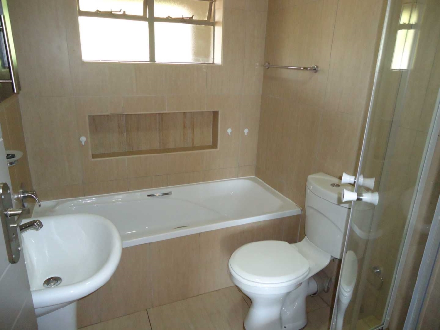 To Let 2 Bedroom Property for Rent in Moregloed Gauteng