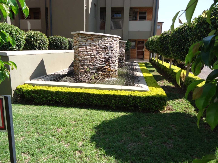 To Let 2 Bedroom Property for Rent in Moregloed Gauteng
