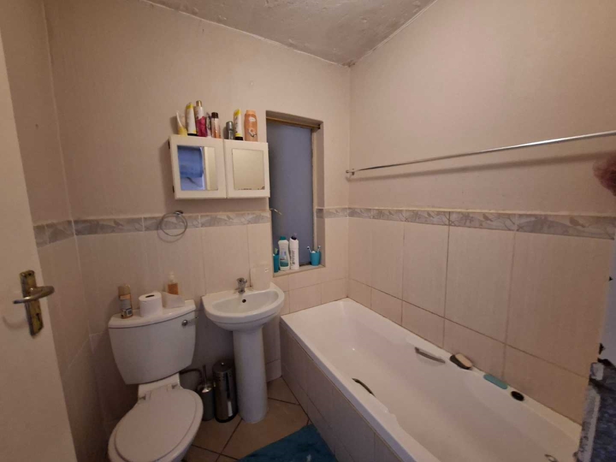 2 Bedroom Property for Sale in Rietfontein Gauteng