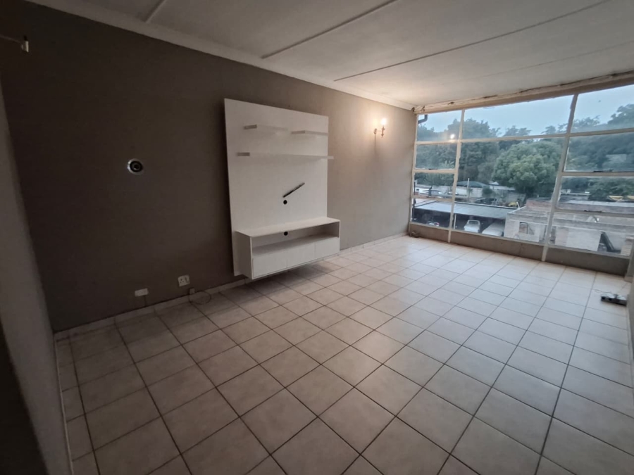 2 Bedroom Property for Sale in Florida Lake Gauteng