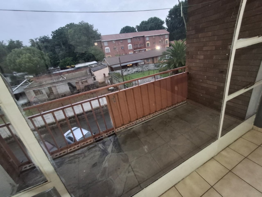 2 Bedroom Property for Sale in Florida Lake Gauteng