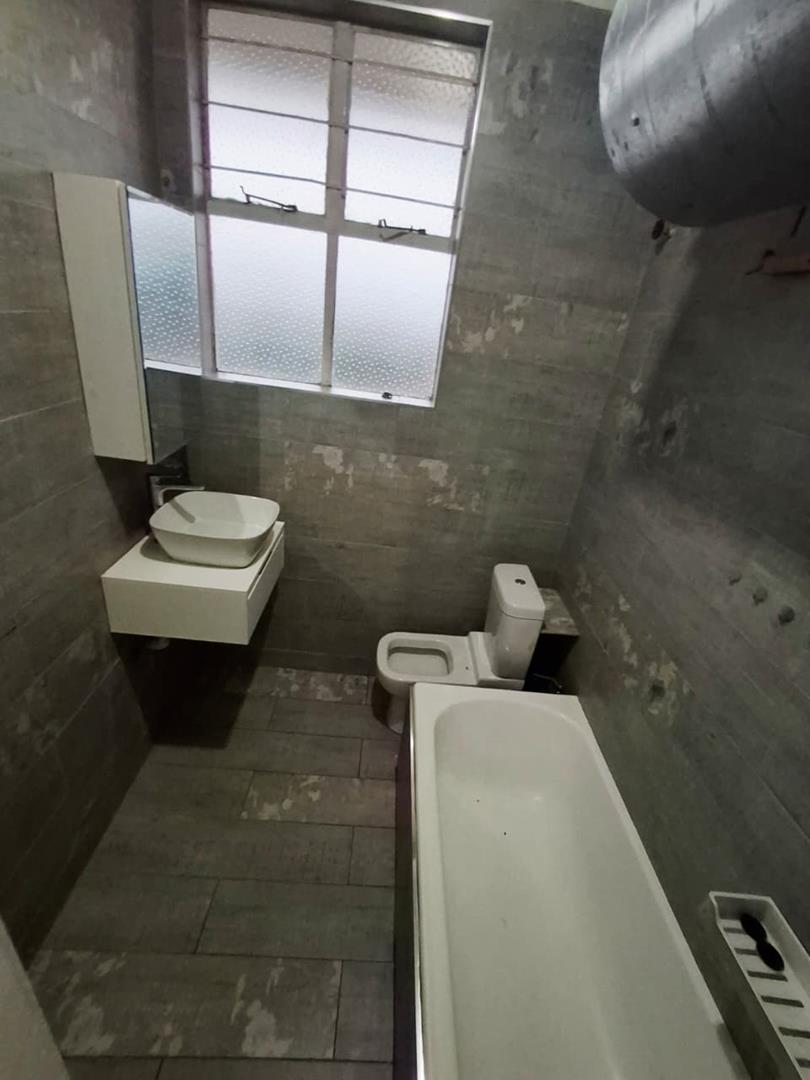 2 Bedroom Property for Sale in Florida Lake Gauteng