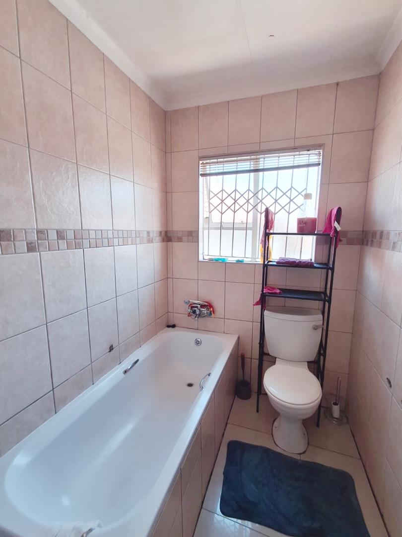 0 Bedroom Property for Sale in Birchleigh North Gauteng