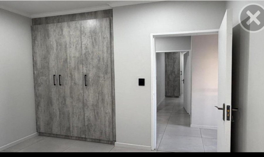 3 Bedroom Property for Sale in Lakefield Gauteng