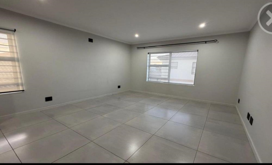 3 Bedroom Property for Sale in Lakefield Gauteng