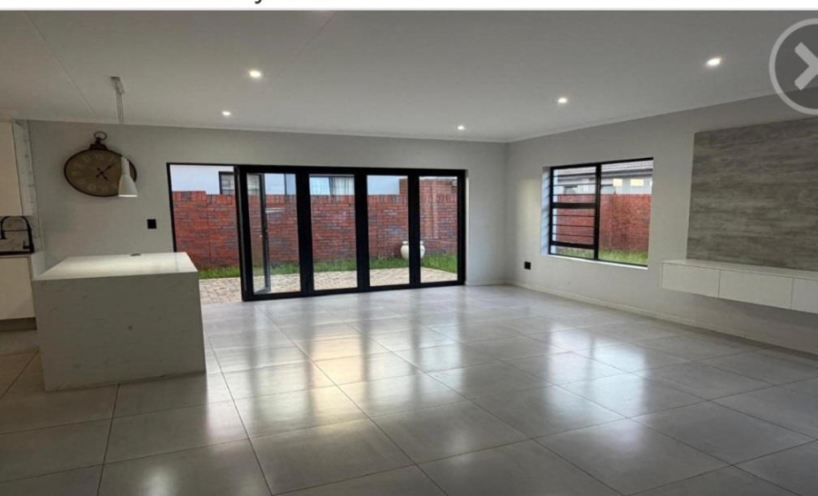 3 Bedroom Property for Sale in Lakefield Gauteng