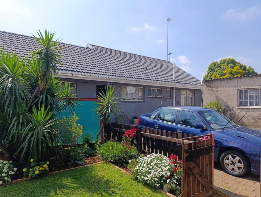 5 Bedroom Property for Sale in Rhodesfield Gauteng