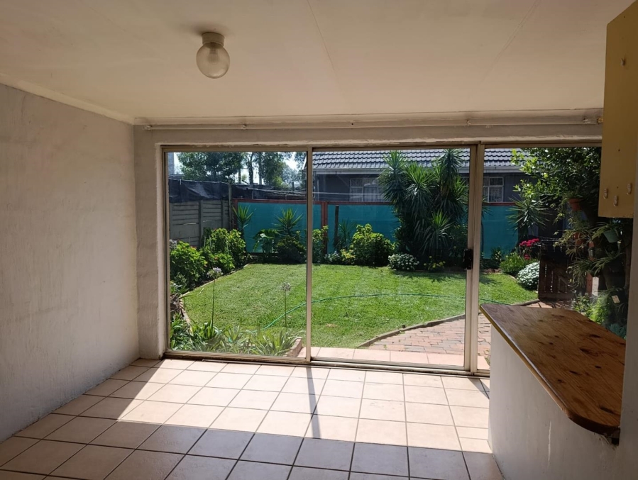 5 Bedroom Property for Sale in Rhodesfield Gauteng