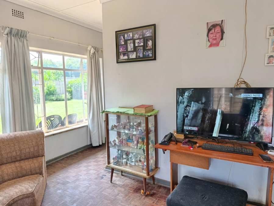 5 Bedroom Property for Sale in Rhodesfield Gauteng