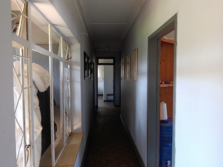 5 Bedroom Property for Sale in Rhodesfield Gauteng