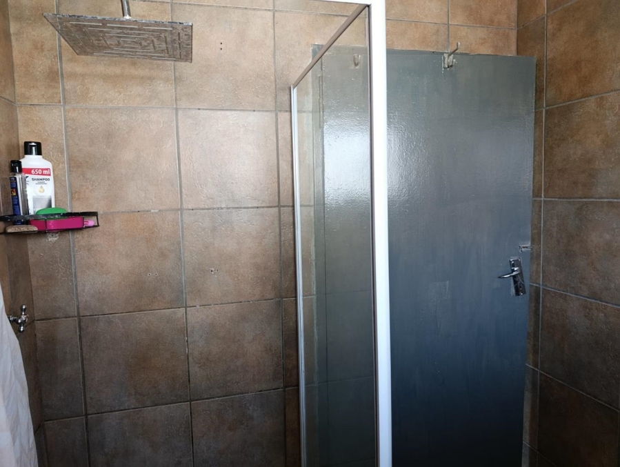 5 Bedroom Property for Sale in Rhodesfield Gauteng