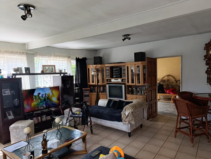 5 Bedroom Property for Sale in Rhodesfield Gauteng