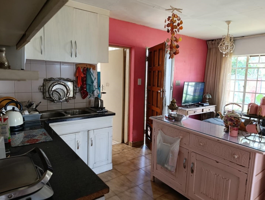 5 Bedroom Property for Sale in Rhodesfield Gauteng