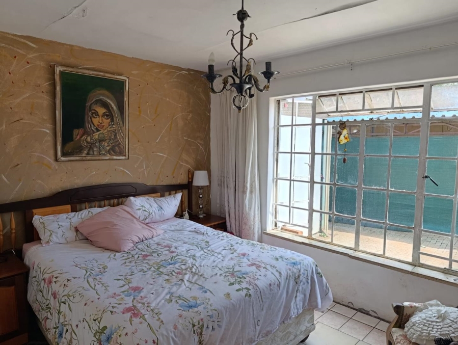 5 Bedroom Property for Sale in Rhodesfield Gauteng