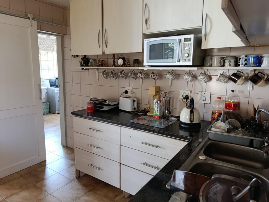 5 Bedroom Property for Sale in Rhodesfield Gauteng