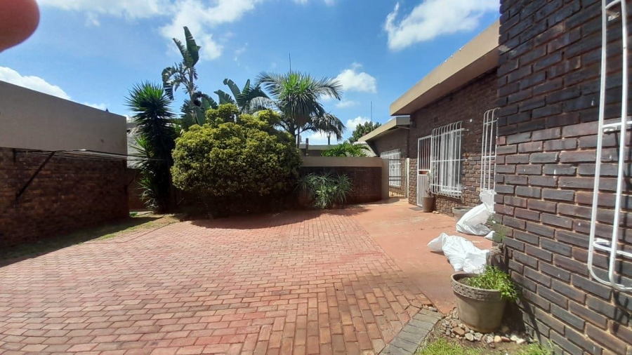 4 Bedroom Property for Sale in Birchleigh Gauteng