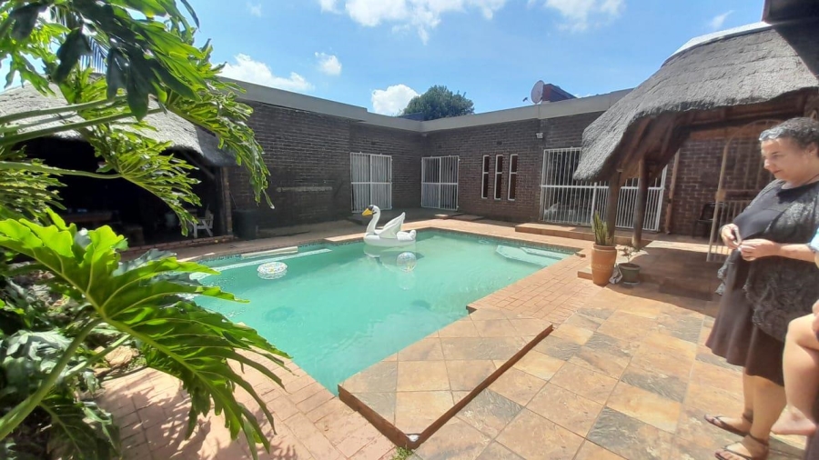 4 Bedroom Property for Sale in Birchleigh Gauteng