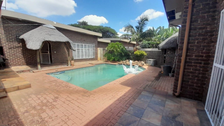 4 Bedroom Property for Sale in Birchleigh Gauteng