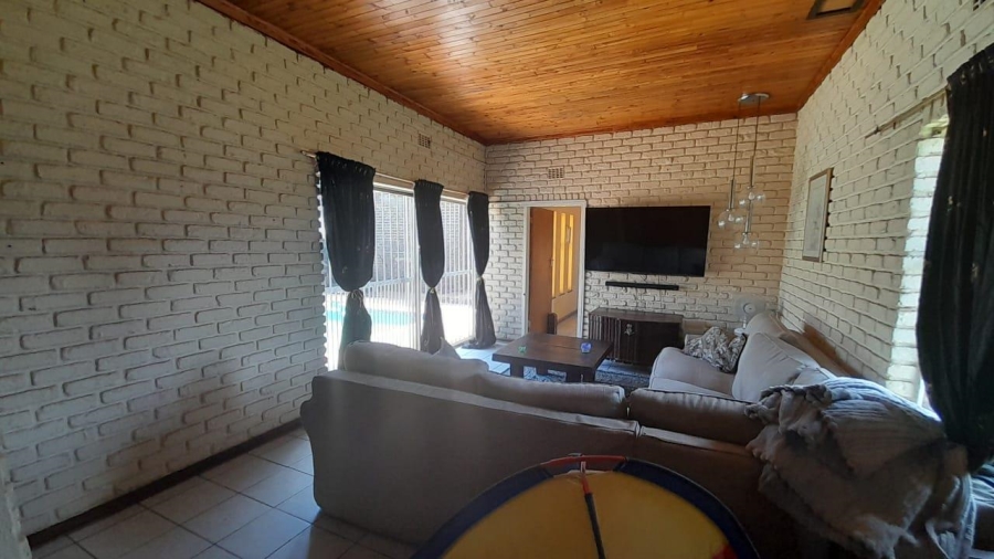 4 Bedroom Property for Sale in Birchleigh Gauteng