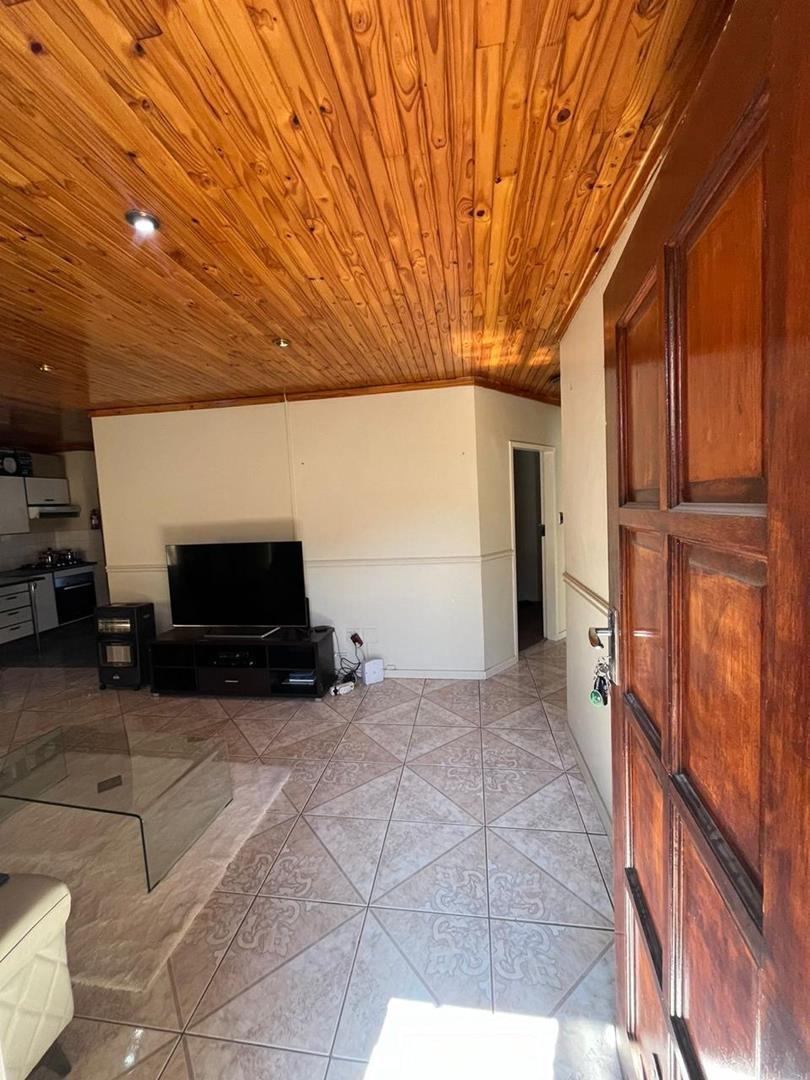 2 Bedroom Property for Sale in Die Hoewes Gauteng