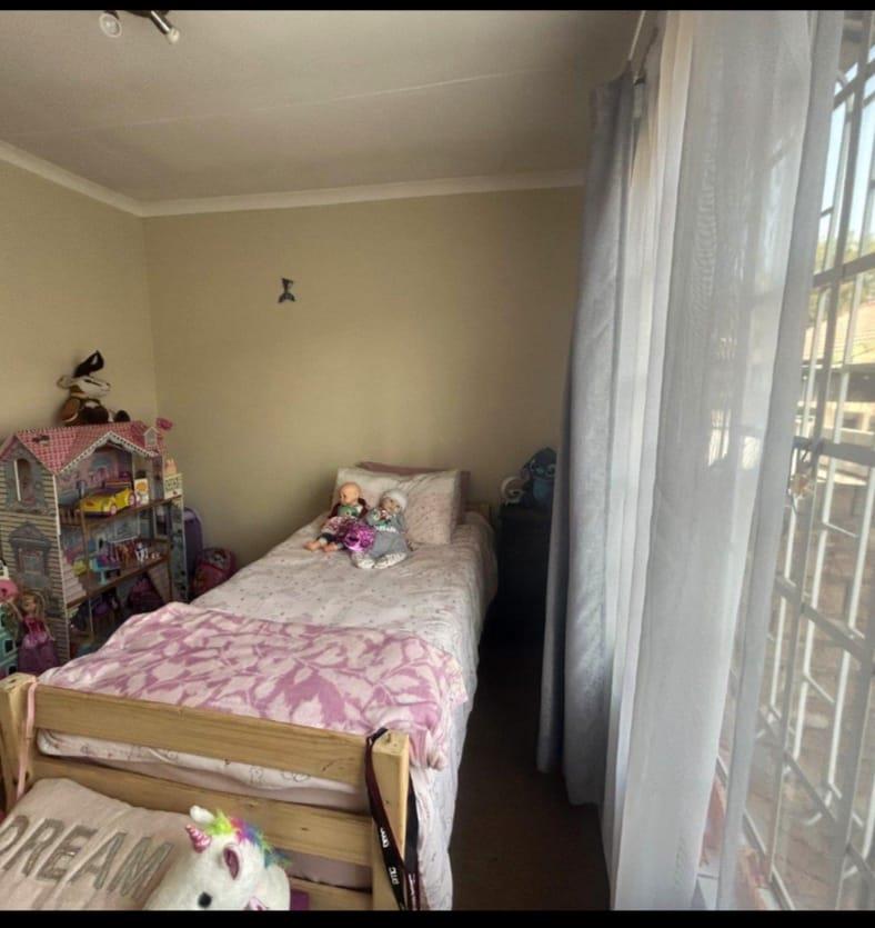 2 Bedroom Property for Sale in Die Hoewes Gauteng