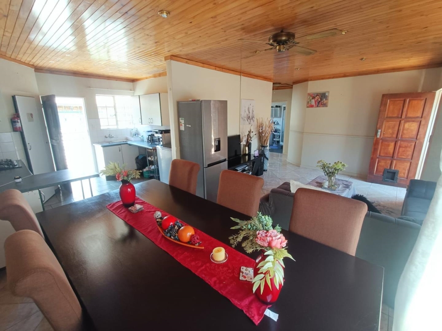 2 Bedroom Property for Sale in Die Hoewes Gauteng