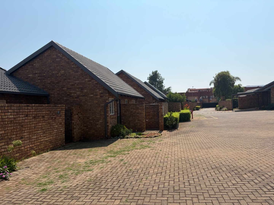 2 Bedroom Property for Sale in Amberfield Glen Gauteng