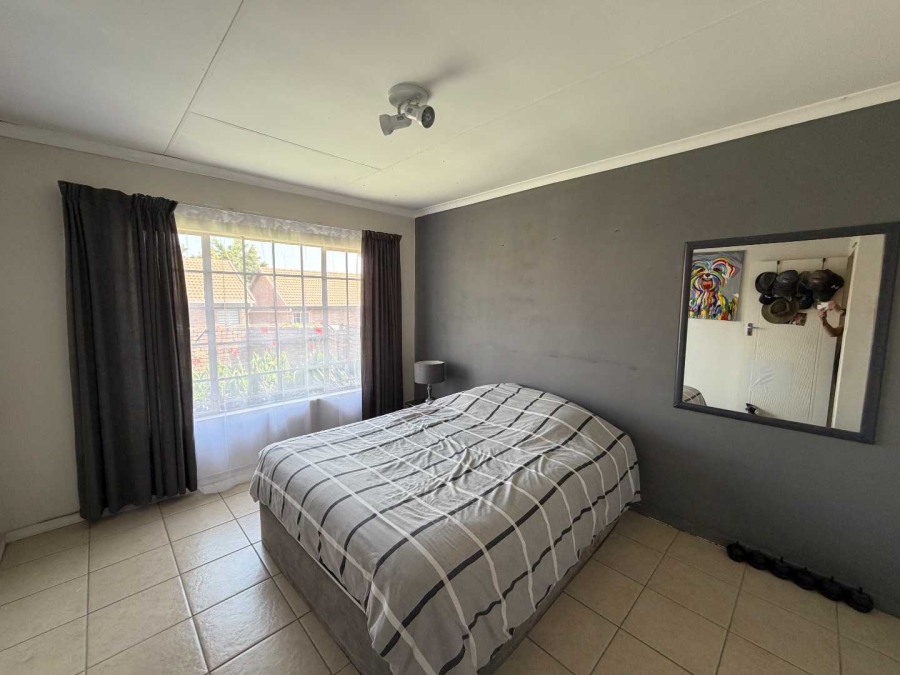2 Bedroom Property for Sale in Amberfield Crest Estate Gauteng