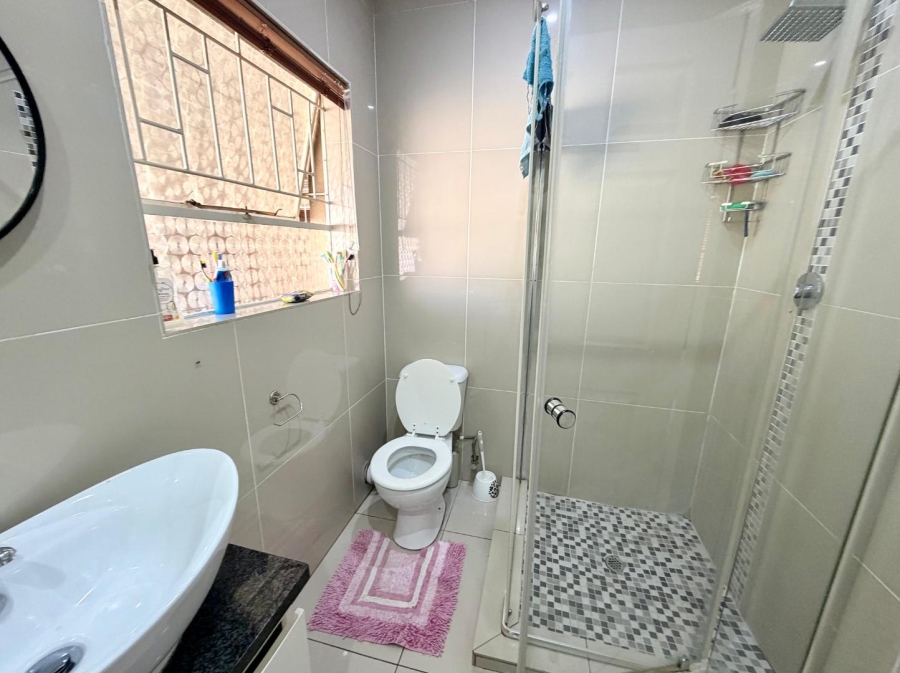 4 Bedroom Property for Sale in Mulbarton Gauteng