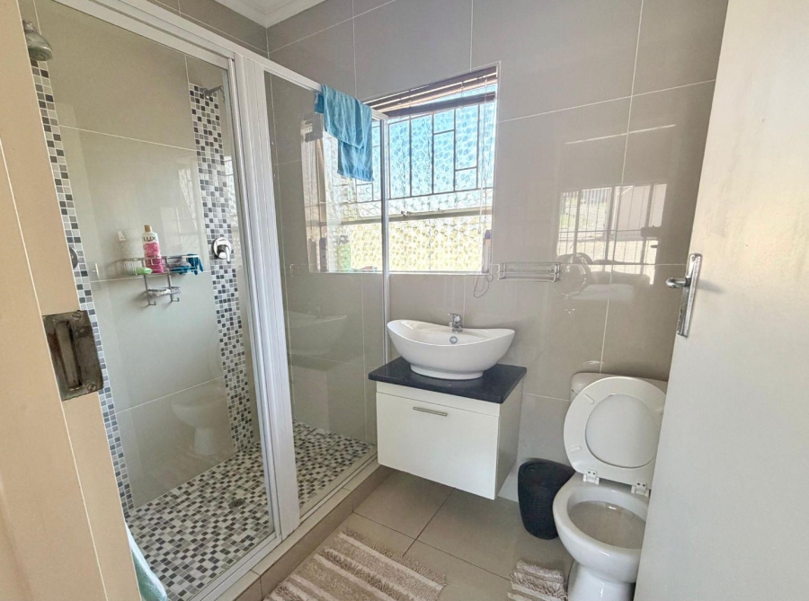 4 Bedroom Property for Sale in Mulbarton Gauteng