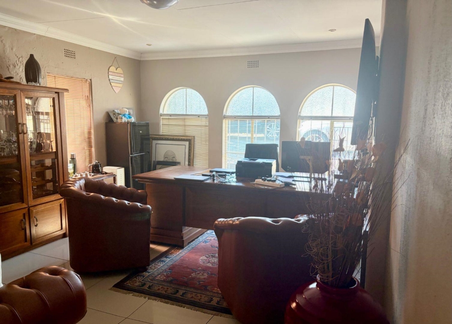 4 Bedroom Property for Sale in Mulbarton Gauteng