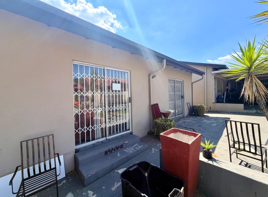 4 Bedroom Property for Sale in Mulbarton Gauteng