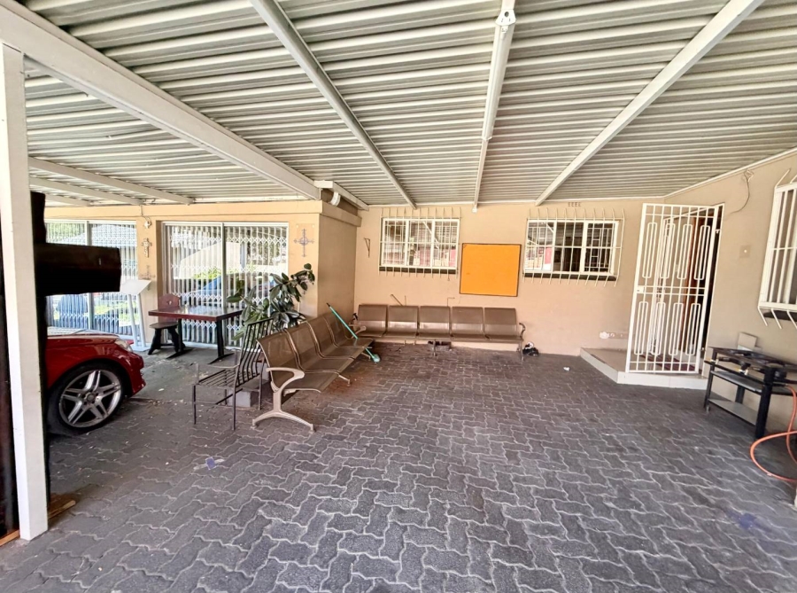 4 Bedroom Property for Sale in Mulbarton Gauteng