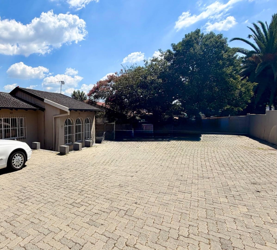 4 Bedroom Property for Sale in Mulbarton Gauteng