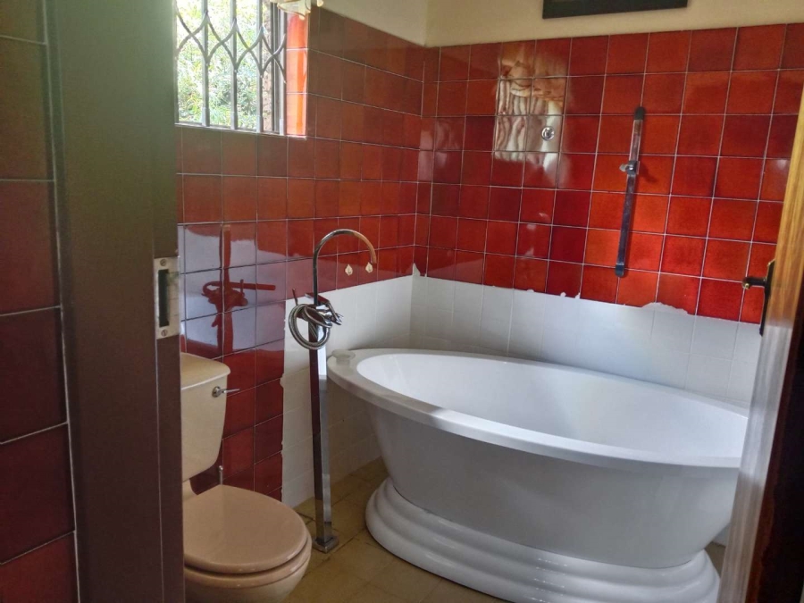 5 Bedroom Property for Sale in Mondeor Gauteng