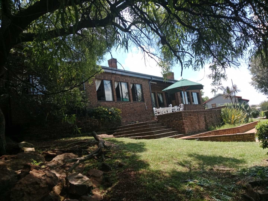 5 Bedroom Property for Sale in Mondeor Gauteng