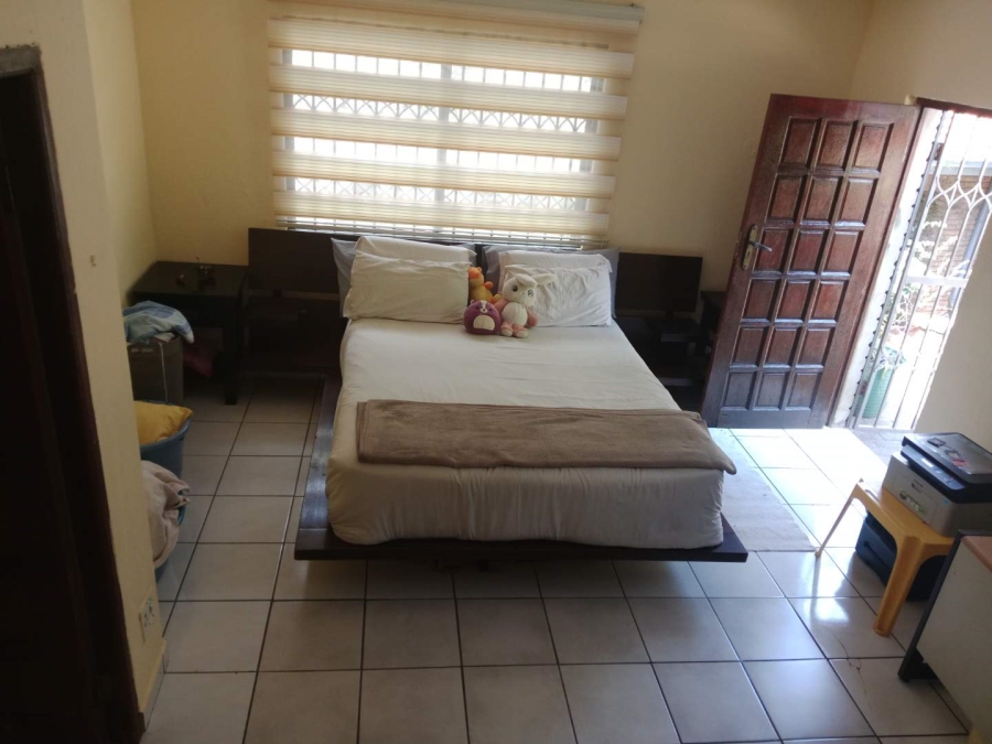 5 Bedroom Property for Sale in Mondeor Gauteng