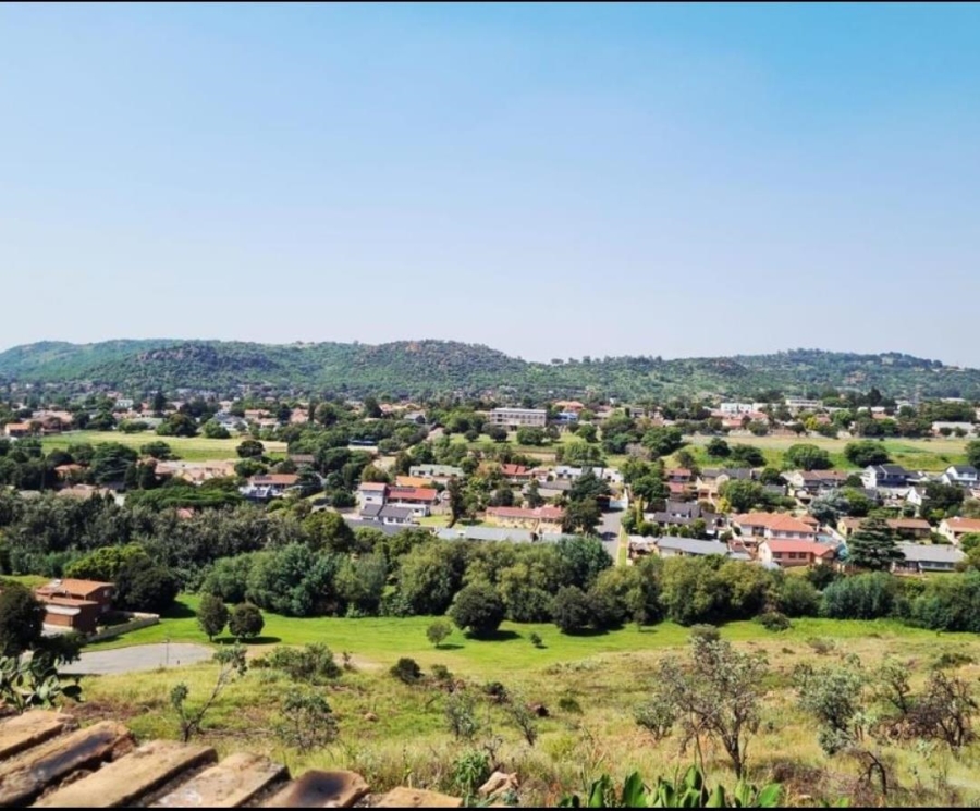 5 Bedroom Property for Sale in Mondeor Gauteng