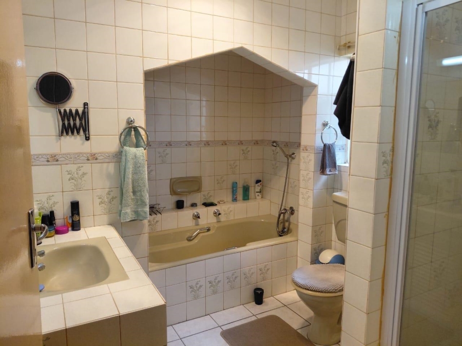 4 Bedroom Property for Sale in Brentwood Park Gauteng