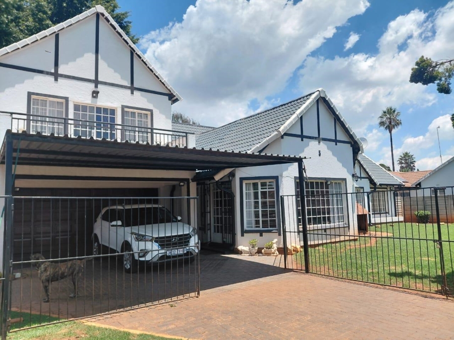 4 Bedroom Property for Sale in Brentwood Park Gauteng