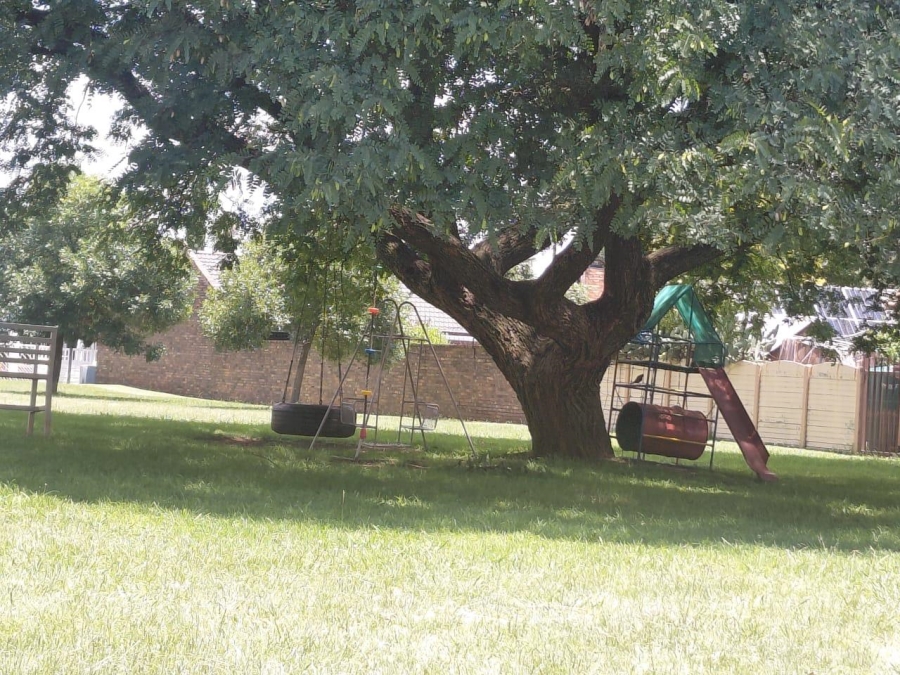 4 Bedroom Property for Sale in Brentwood Park Gauteng