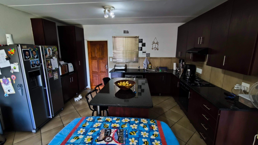 2 Bedroom Property for Sale in Albertsdal Gauteng