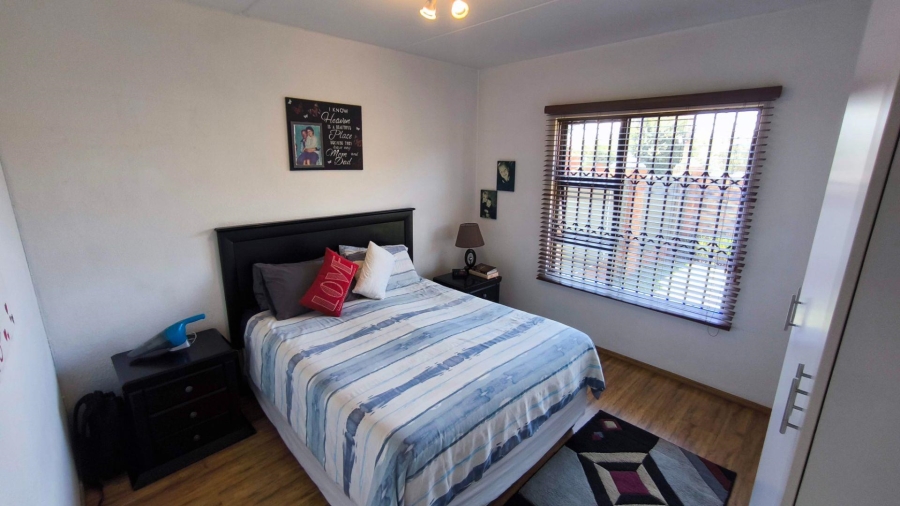 2 Bedroom Property for Sale in Albertsdal Gauteng