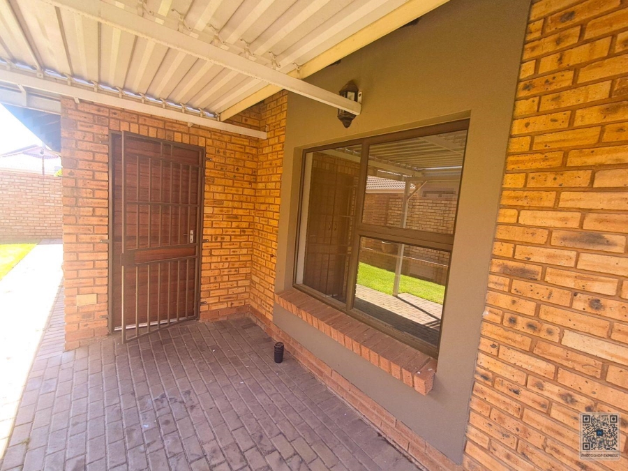 2 Bedroom Property for Sale in Pomona Gauteng