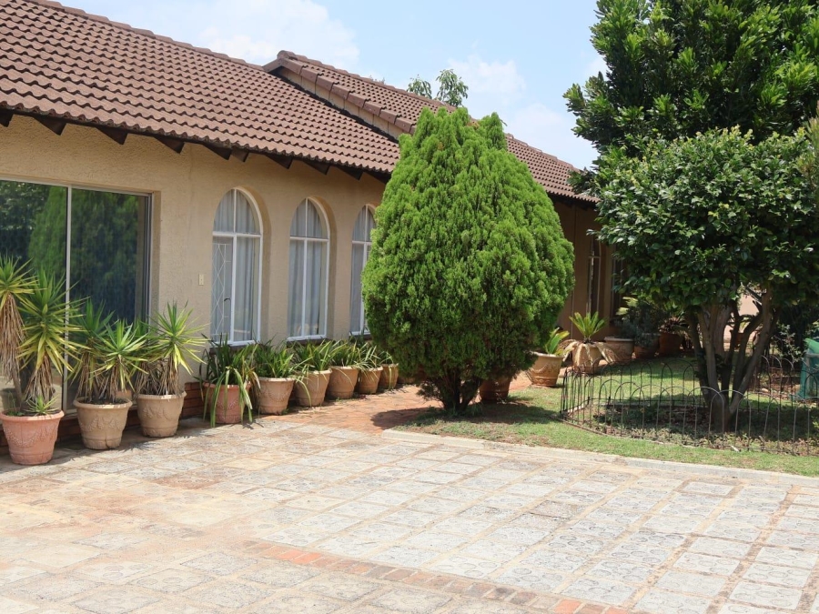 To Let 3 Bedroom Property for Rent in Terenure Gauteng