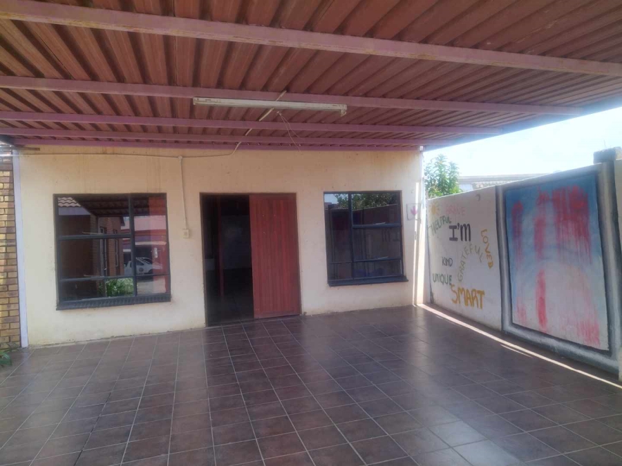 To Let commercial Property for Rent in Soshanguve HH Gauteng